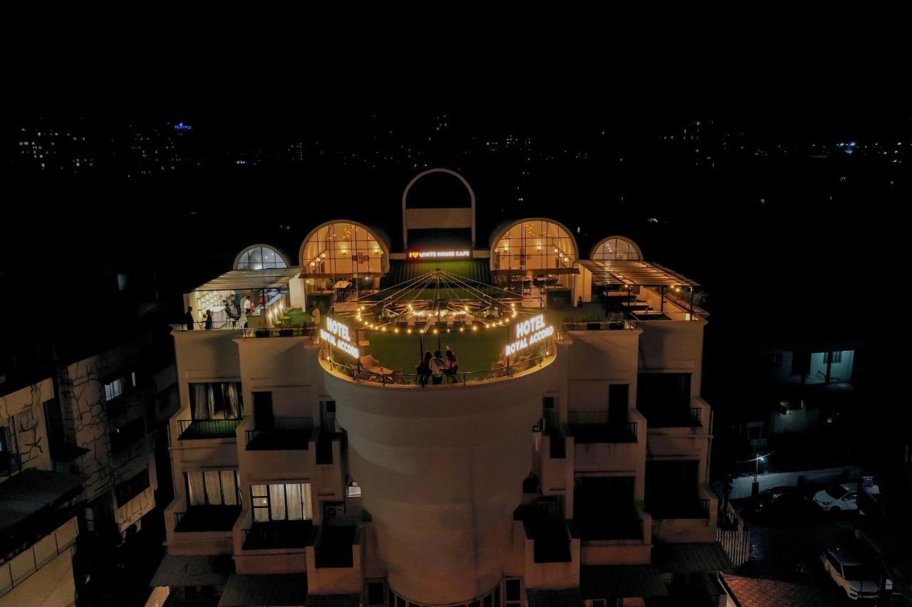 Hotel Royal Accord Surat Exterior foto