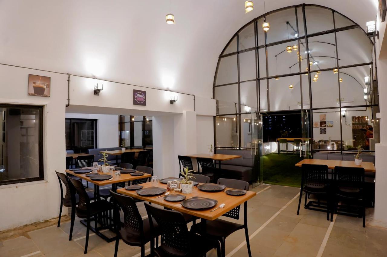 Hotel Royal Accord Surat Exterior foto