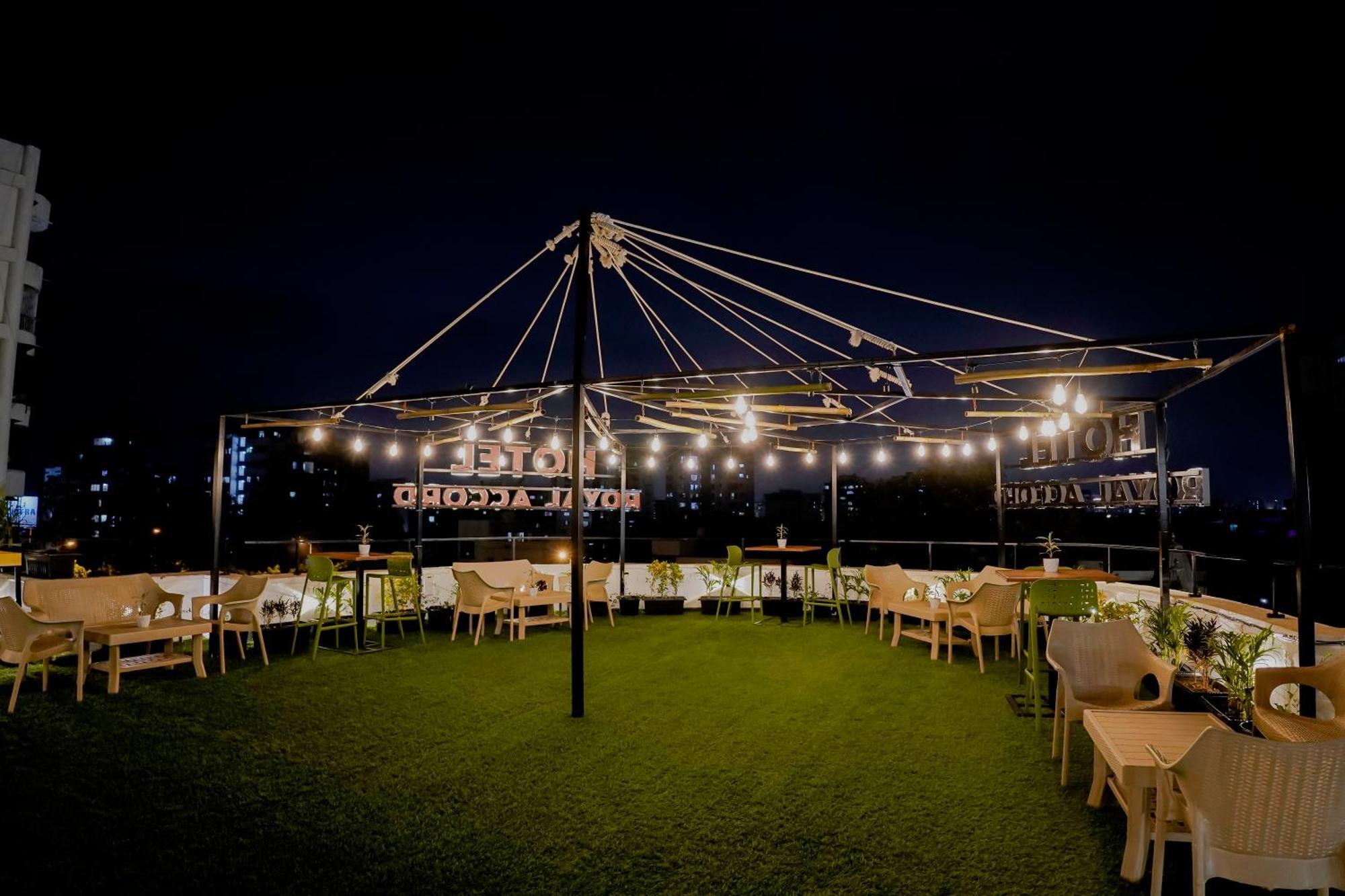 Hotel Royal Accord Surat Exterior foto