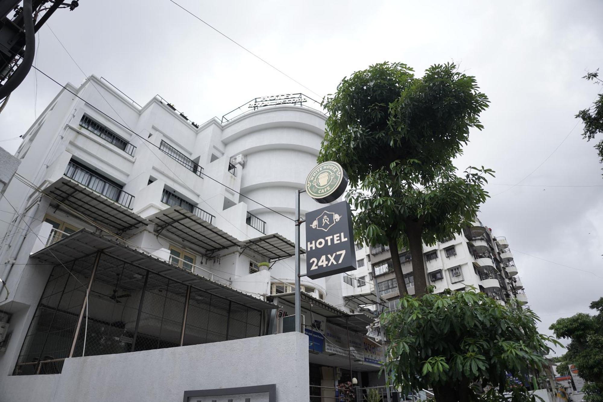 Hotel Royal Accord Surat Exterior foto